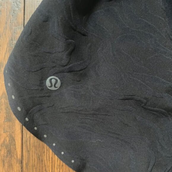 Lululemon Fast Free Shorts Black Size 0 - Picture 3 of 3